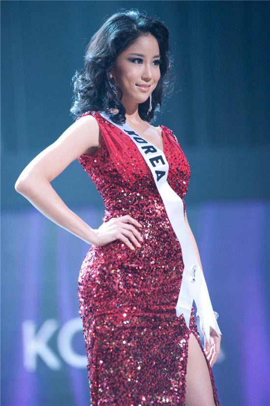 미스유니버스 하루 앞둔 김주리, 레드 드레스로 수상 가능성↑