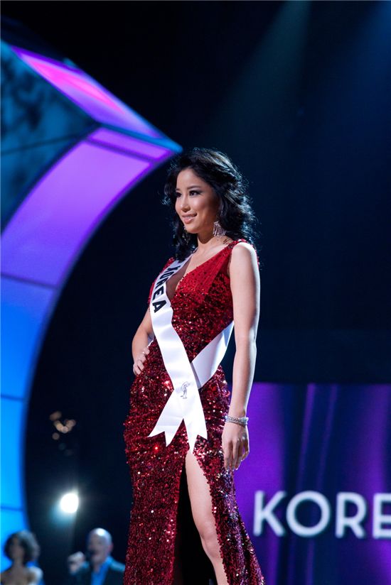 미스유니버스 하루 앞둔 김주리, 레드 드레스로 수상 가능성↑