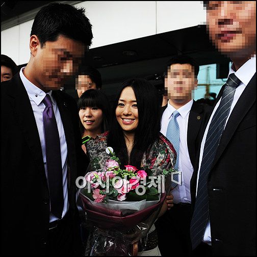 [포토]日 AV배우 아오이 소라 '철통 경호'