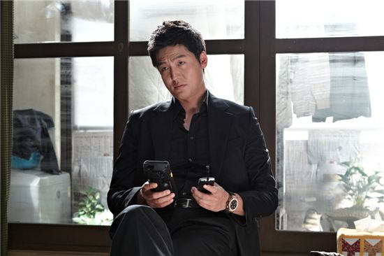 '악역변신'이정진, 영화 '해결사'악마적 본성드러내