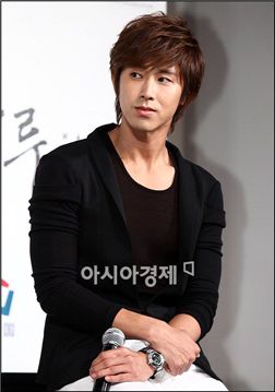 [포토]유노윤호 '드라마 하루, 기대되죠?'