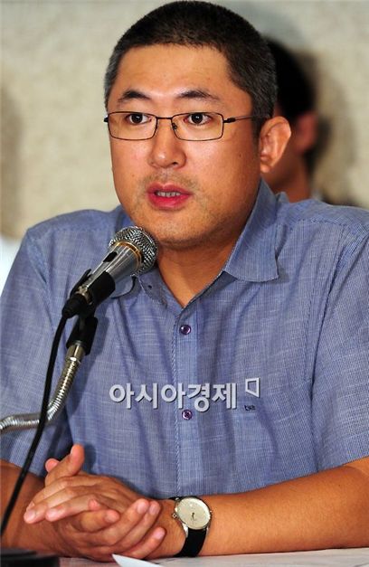 [포토]기자회견 갖는 김응석 노동위원장
