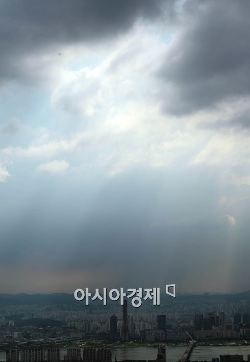 [포토]먹구름 몰려오는 서울