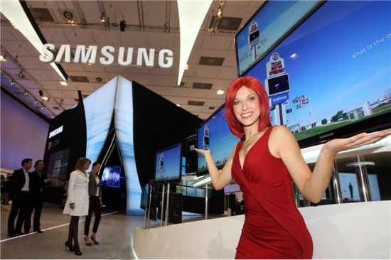 IFA2010에 설치괸 삼성 스마트TV 부스