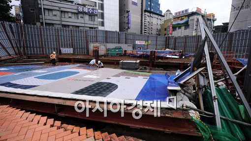 [포토] 곤파스 한방에 와르르..