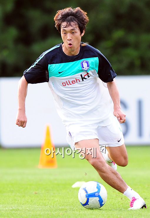 박주영 시즌 첫 골…팀은 자책골로 2-2 무승부  