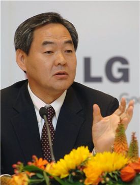 [IFA2010]세계TV 1·2위 CEO 윤對강 전략은..'따로 또 같이' 