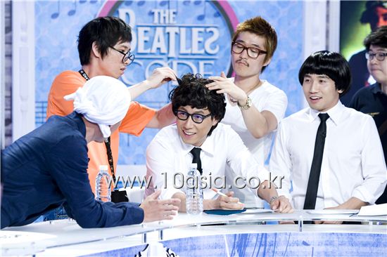 [PHOTO] Celebrities prep for "The Beatles Code"