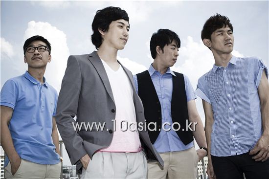 From left, Daybreak members Kim Sun-il, Lee Won-suk, Kim Jang-won, Jung Yoo-jong [Lee Jin-hyuk/10Asia]
