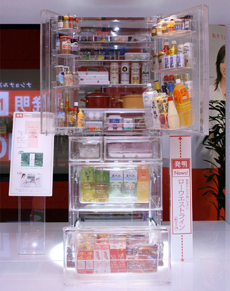 일본에서 소개된 속 시원하게 보이는 '투명 냉장고'