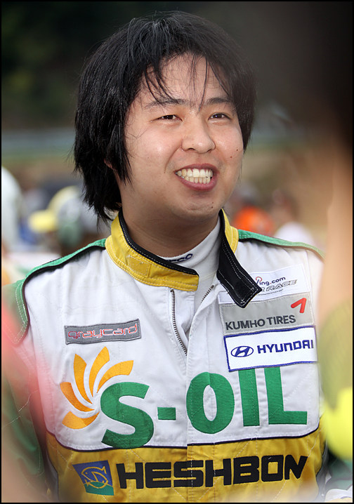 '돌아온 황태자' 황진우, 슈퍼레이스 우승