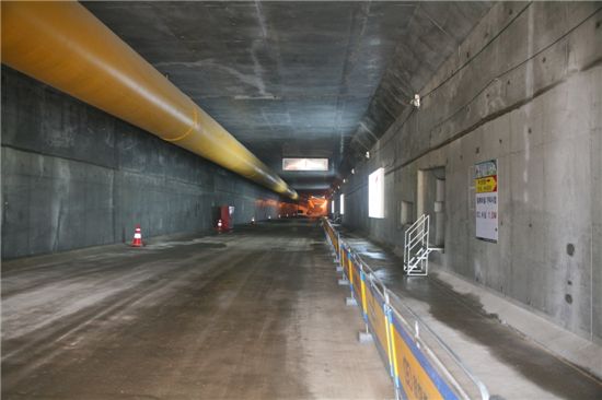 거가대교 터널 내부 사진