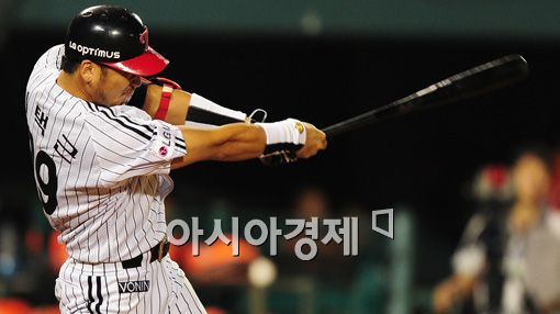 [포토]이택근 '역전 홈런이다'