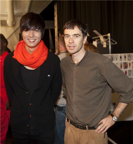 Korean actor Lee Min-ho and French designer Christophe Lemaire at the Lacoste 2011 Summer/Spring collection fashion show in New York [APR Agency]