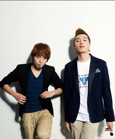 Supreme Team members (from left to right): Simon D and E-Sens 