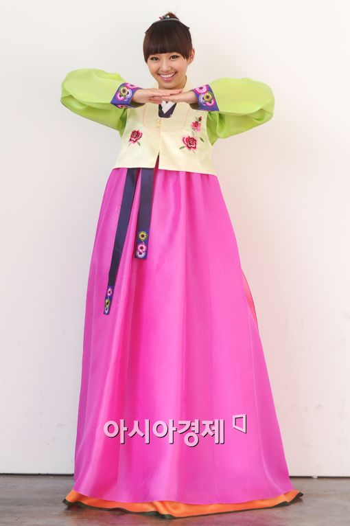 [추석인터뷰②]씨스타 효린, "한복 치마 정말 어색해요"