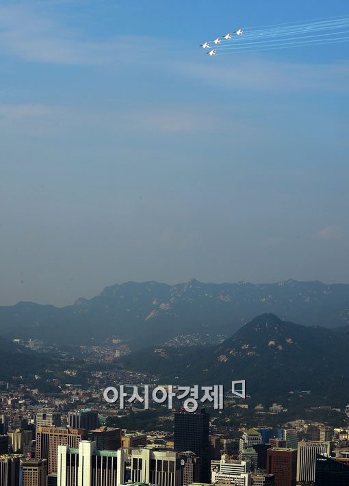 [포토] 서울상공 가로지는 최신예 전투기