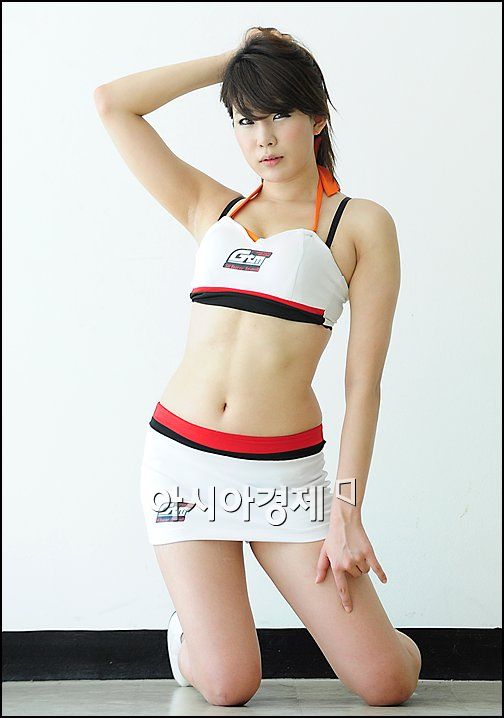 [포토]레이싱걸 서승현, 빛나는 꿀벅지