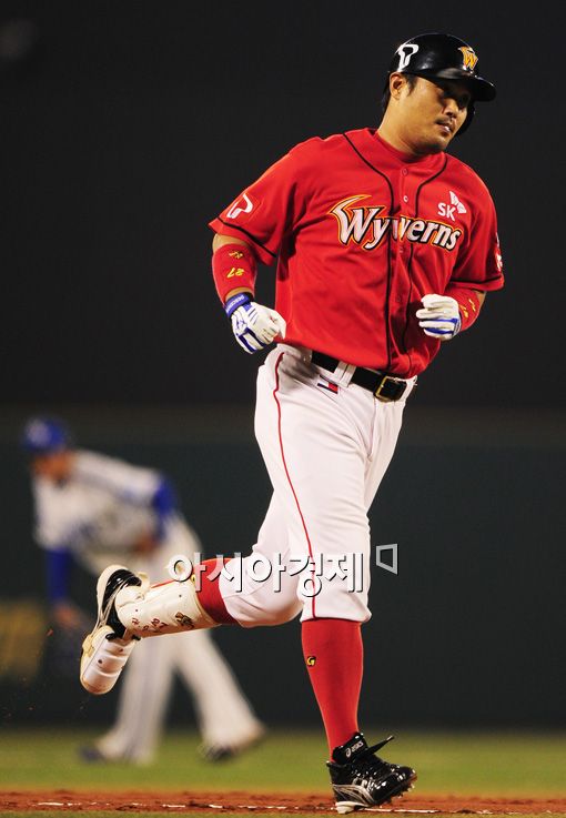 [포토]이호준 '1위를 지키자'