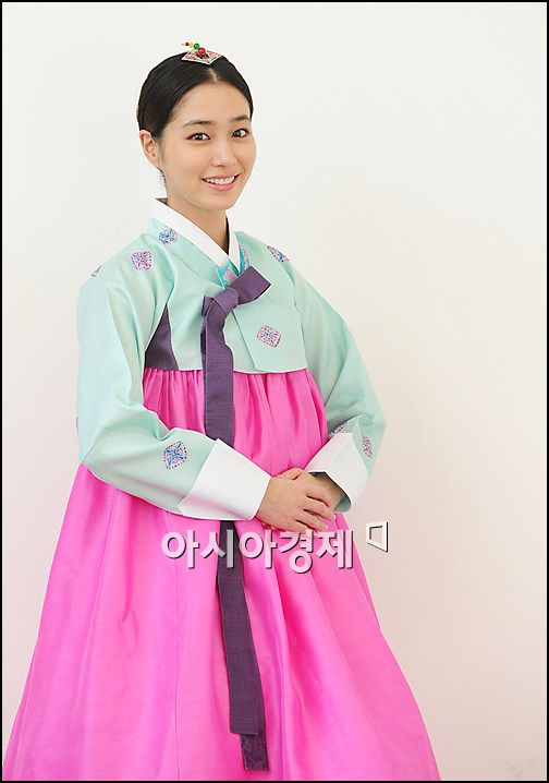 [한복포토]이민정 '한복도 잘 어울리죠?'