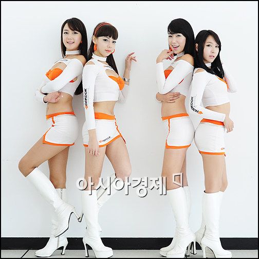 [포토]한국타이어 레이싱걸 '누가 제일 섹시해요?'