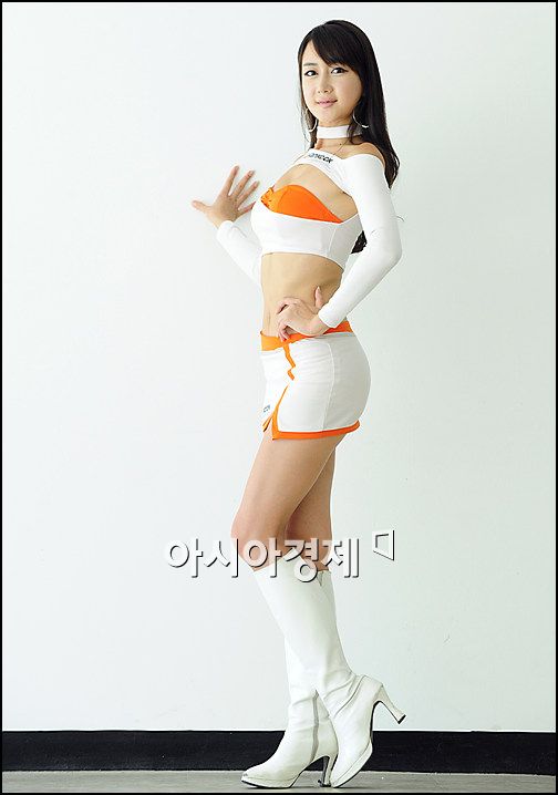 [포토]레이싱걸 한채이, 빛나는 꿀벅지