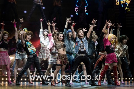 Ahn Jae-wook and cast of "Rock of Ages" [Lee Jin-hyuk/10Asia]