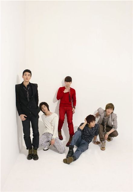 Korean boy band SHINee [SM Entertainment]
