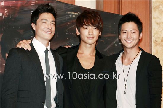 [PHOTO] "Fugitive" male cast at press conference