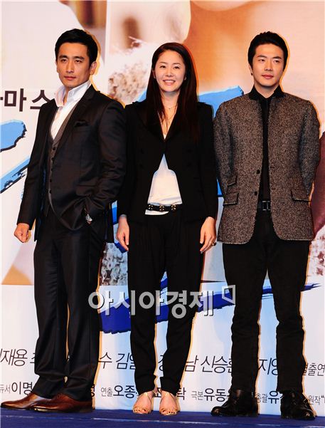 [PHOTO] Main cast of "The President" at presser