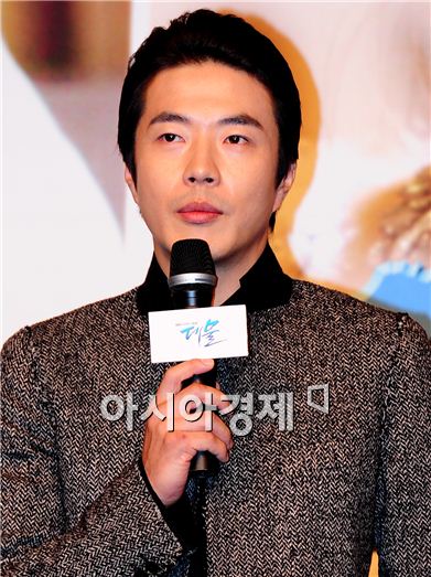 Actor Kwon Sang-woo speaks during a press conference for SBS TV series "The President" held at the Lotte Hotel in Jamsil of Seoul, South Korea on September 29, 2010. [Han Youn-jong/Asia Economic Daily]