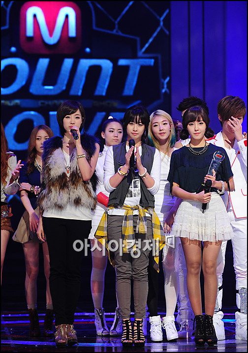 [포토]티아라 은정-지연-효민 '엠카 MC, 쭉 해도 되겠죠?'