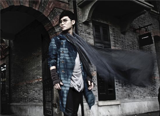 김범수, KBS '뮤뱅' 컴백 무대서 40인조 오케스트라와 '조인'