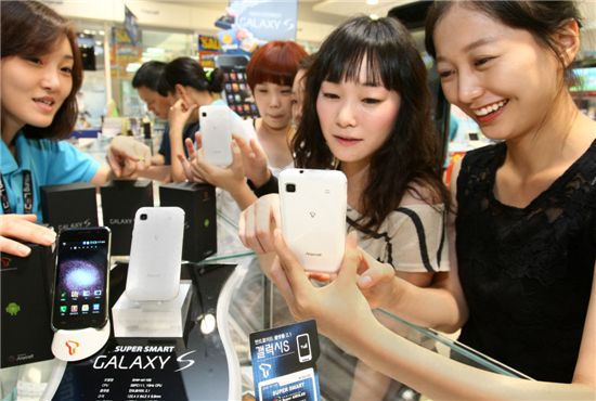 삼성전자 9월 휴대폰 54% 점유..갤럭시S 130만대 