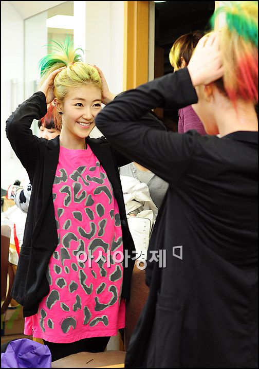 [포토]남녀공학 미소수미 '한머리 오만색'