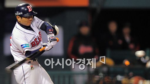 [포토]손시헌 '도망가는거야'