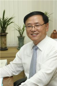 보험개발원장 "車보험 손해율 정부협조 필요"