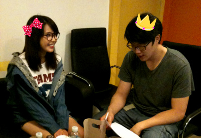 Korean songstress IU (left) and singer Sung Si-kyung (right) [Official IU Cyworld]