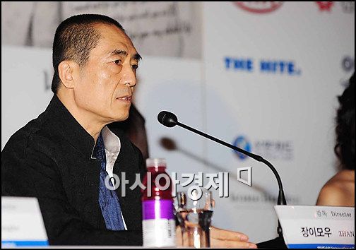 [포토]장이모우 감독 '부산영화제 개막작 맡았어요' 