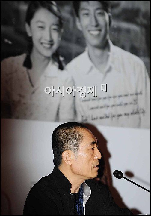저우동위-두오샤요 "장이머우 감독, 첫 촬영때 같은 장면 100번 시켰다"