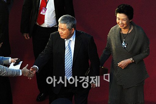 [포토]임권택 감독 '저도 반갑습니다'