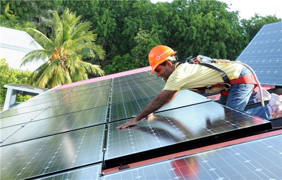 [포토]몰디브 대통령궁에 LG전자 태양광 모듈 설치