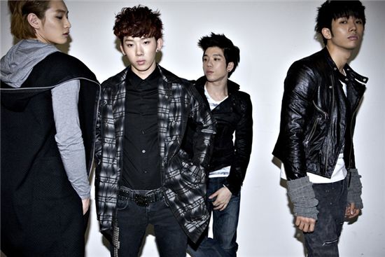 Korean boy band 2AM (from left to right): Jinwoon, Jo Kwon, Changmin and Seulong [Official 2AM website]