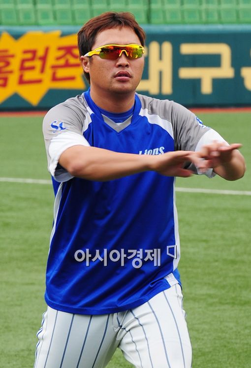 [포토]박한이 '오늘도 홈런 기대하세요'