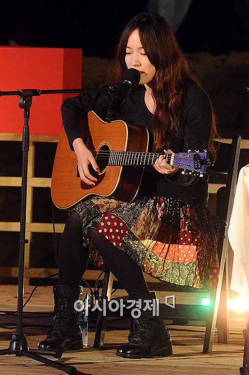 [포토]요조, 감미로운 선율과 함께