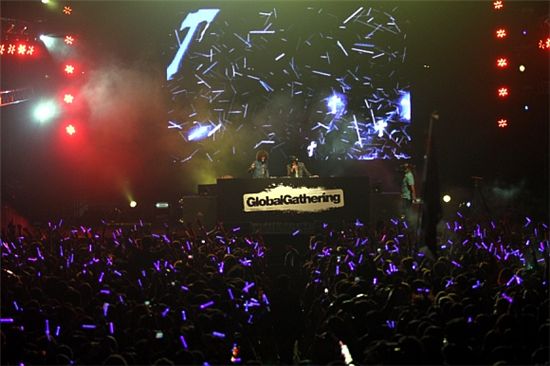 '2010 글로벌 개더링' 2만여 관객 열광..성공리에 마무리