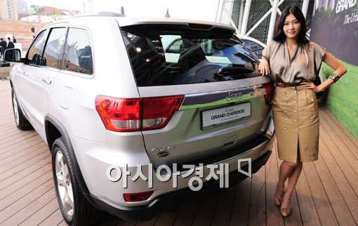 [포토] '지프 체로키의 강력한 뒤태~'