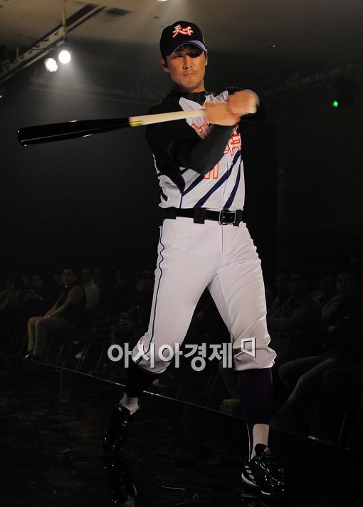 [포토]김성수 '나는 홈런타자!'