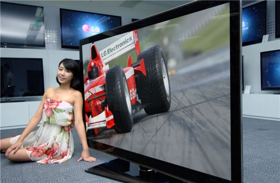 LG전자, 세계 최대 화면 72인치 3DTV 출시