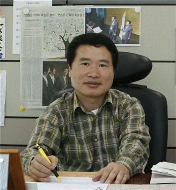 박노성 파주중앙도서관장